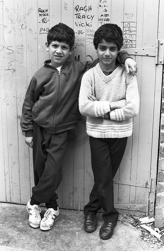 Life in an Inner Melbourne Housing Estate, 1986: Australia : Richard Moore : Journalist : Photographer :